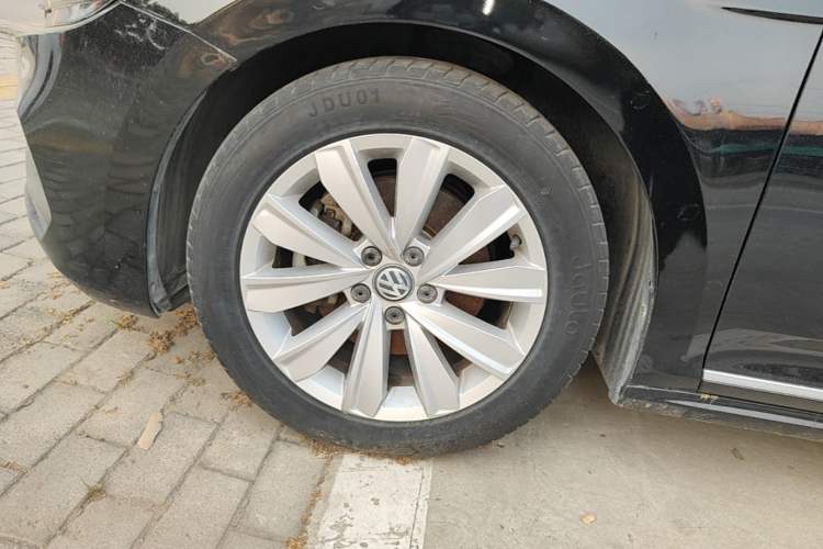 Used Volkswagen Passat 2019 330TSI Elite Edition China VI Left Front Wheel Hub