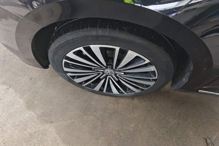 Used Volkswagen Passat 2019 330TSI Prestige Edition China VI Standard Left Front Wheel Hub
