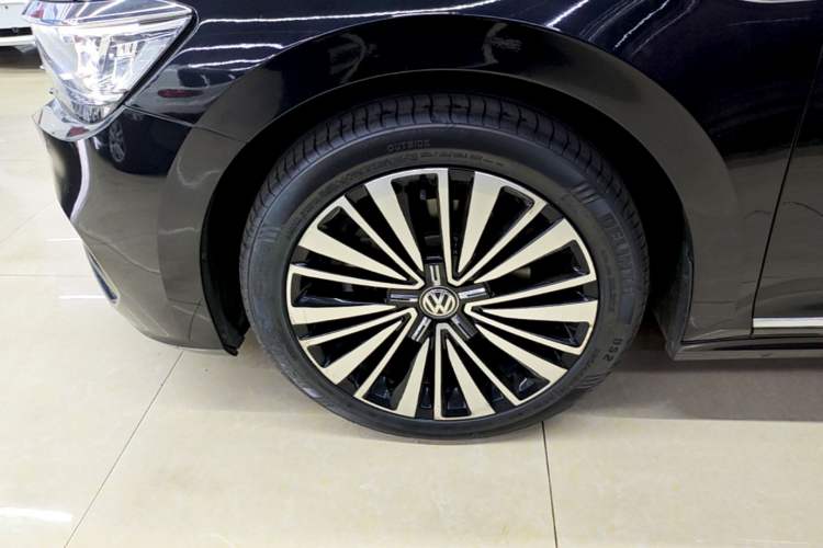 Used Volkswagen Passat 2019 330TSI Luxury Edition China VI Standard Left Front Wheel Hub