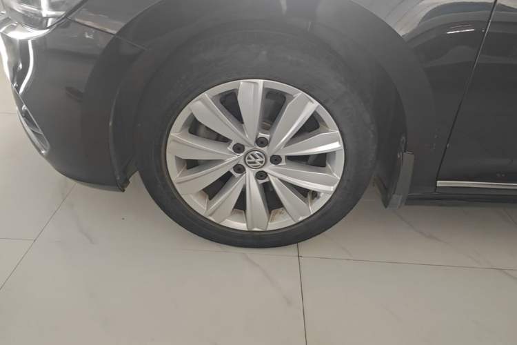 Used Volkswagen Passat 2019 330TSI Elite Edition China VI Left Front Wheel Hub