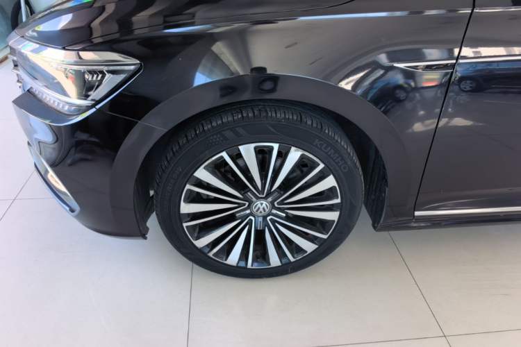 Used Volkswagen Passat 2019 330TSI Luxury Edition China VI Standard Left Front Wheel Hub