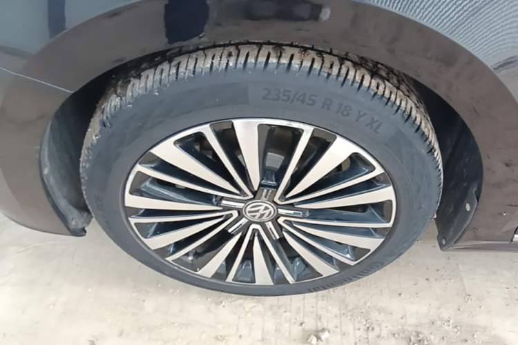 Used Volkswagen Passat 2019 330TSI Luxury Edition China VI Standard Left Front Wheel Hub