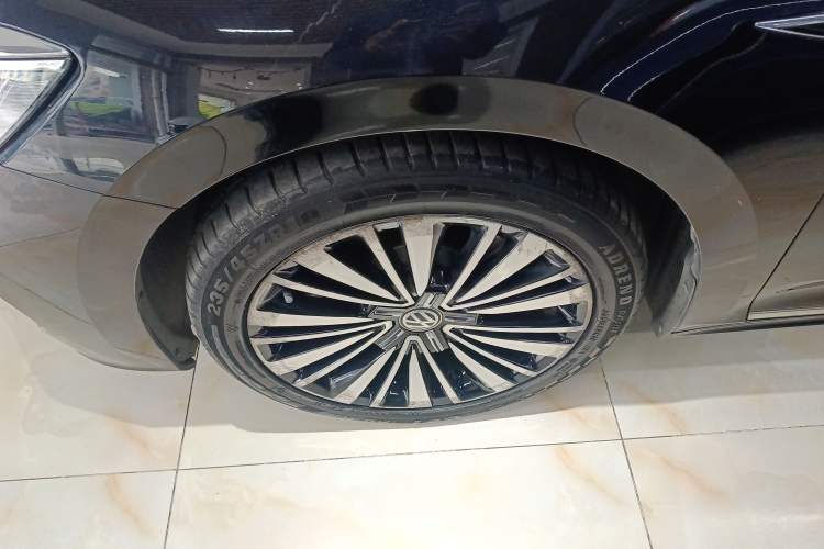 Used Volkswagen Passat 2019 330TSI Luxury Edition China VI Standard Left Front Wheel Hub