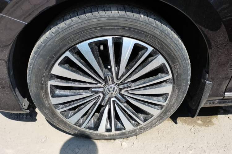 Used Volkswagen Passat 2019 330TSI Luxury Edition China VI Standard Left Front Wheel Hub