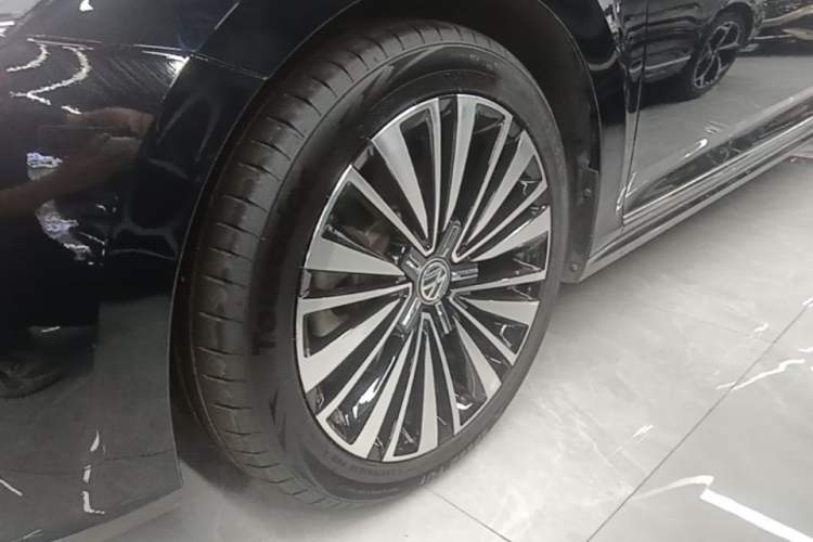 Used Volkswagen Passat 2019 330TSI Luxury Edition China V Standard Left Front Wheel Hub