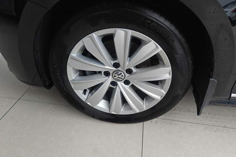 Used Volkswagen Passat 2019 330TSI Elite Edition China V Standard Left Front Wheel Hub