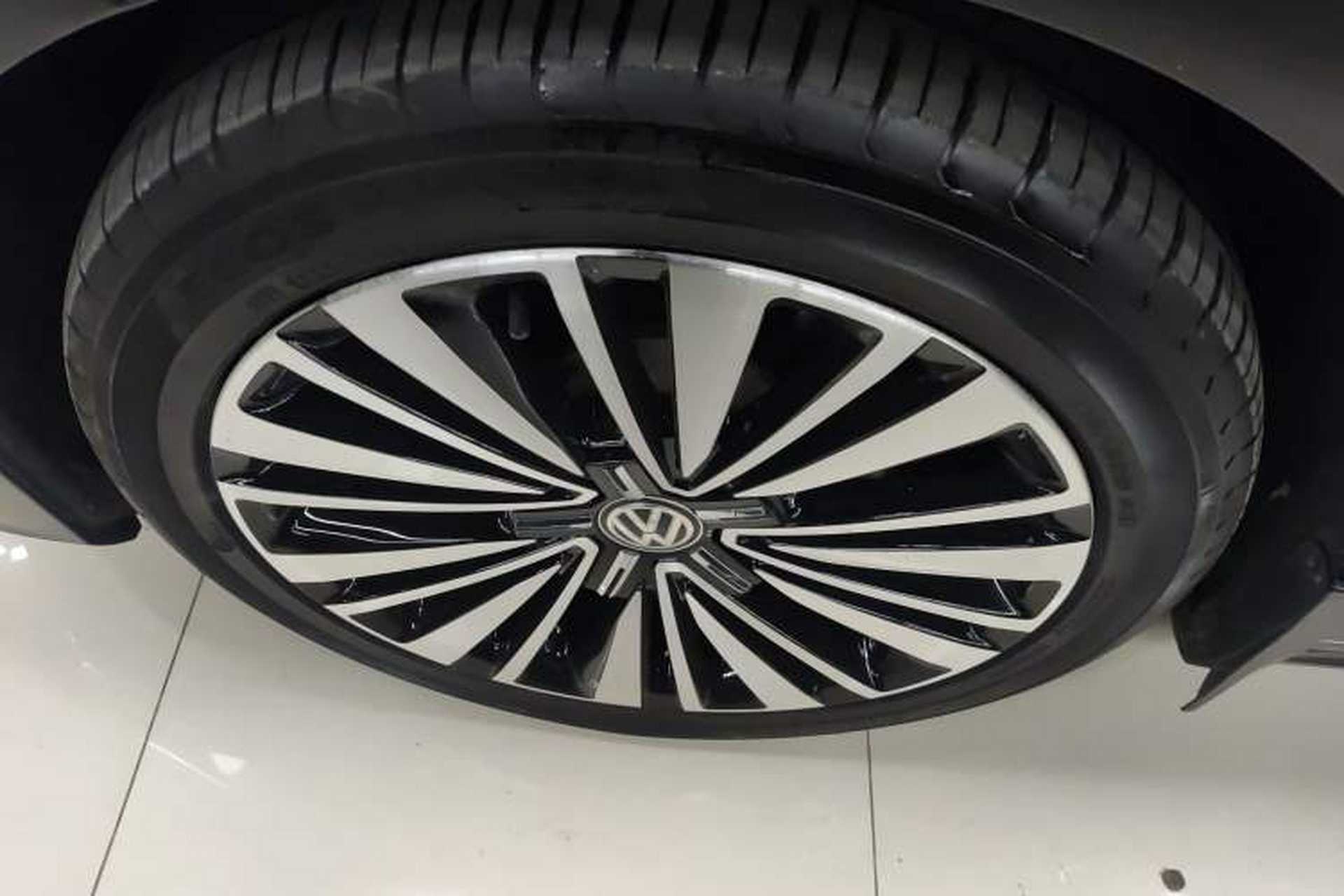 Used Volkswagen Passat 2019 330TSI Luxury Edition China VI Standard Left Front Wheel Hub