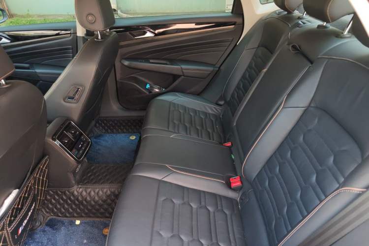 Used Volkswagen Passat 2019 330TSI Elite Edition China VI Left Rear Seat