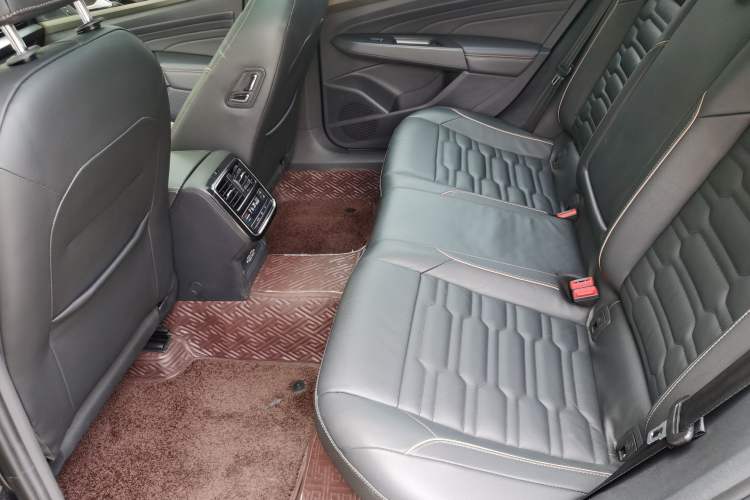 Used Volkswagen Passat 2019 330TSI Elite Edition China VI Left Rear Seat