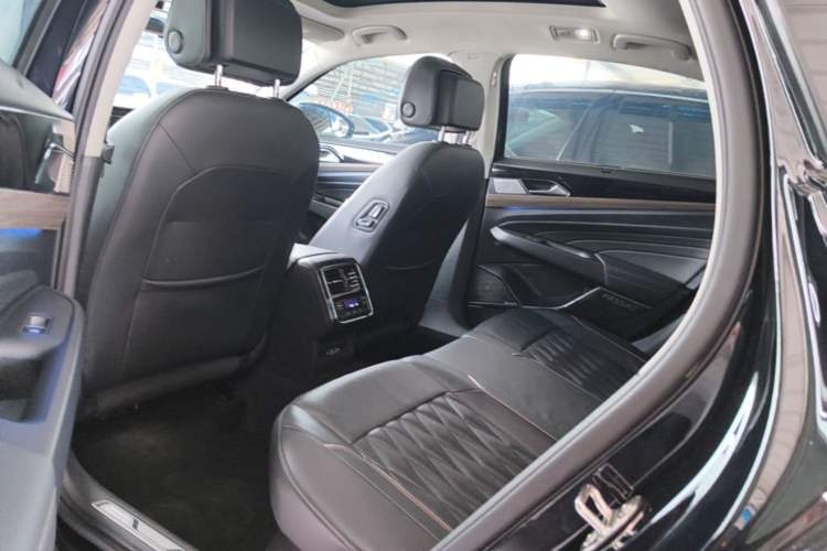 Used Volkswagen Passat 2019 330TSI Luxury Edition China VI Standard Left Rear Seat