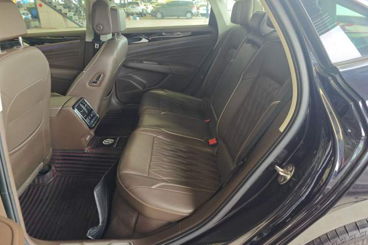 Used Volkswagen Passat 2019 330TSI Luxury Edition China VI Standard Left Rear Seat