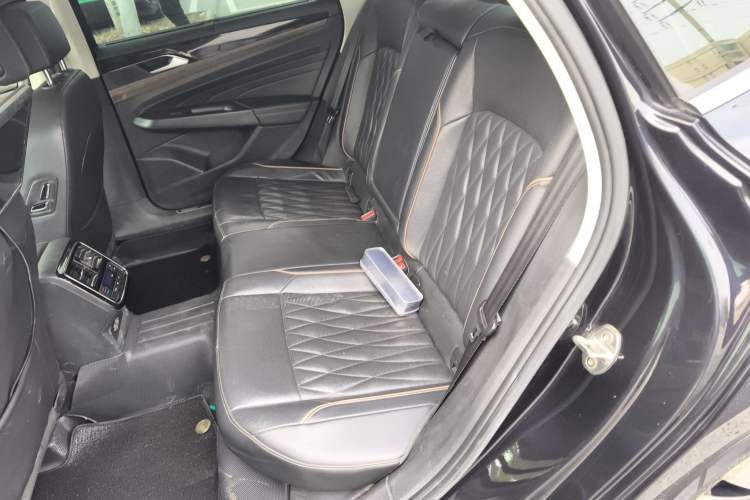 Used Volkswagen Passat 2019 330TSI Luxury Edition China VI Standard Left Rear Seat