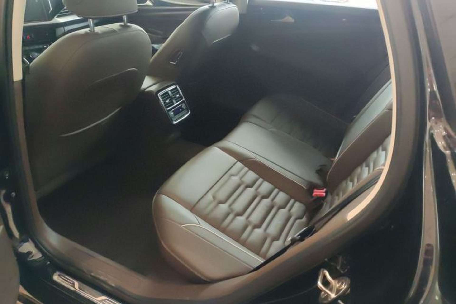 Used Volkswagen Passat 2019 330TSI Elite Edition China V Standard Left Rear Seat