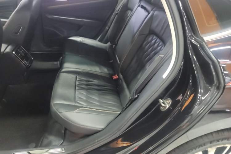Used Volkswagen Passat 2019 380TSI Prestige Edition China VI Standard Left Rear Seat