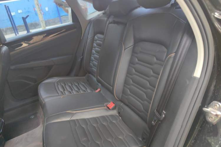 Used Volkswagen Passat 2019 330TSI Elite Edition China VI Left Rear Seat