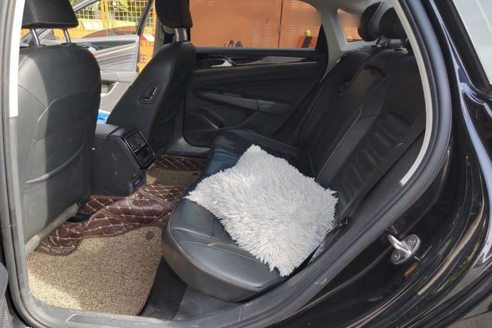 Used Volkswagen Passat 2019 330TSI Elite Edition China VI Left Rear Seat