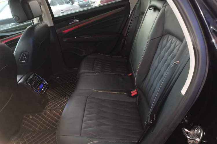Used Volkswagen Passat 2019 330TSI Luxury Edition China VI Standard Left Rear Seat
