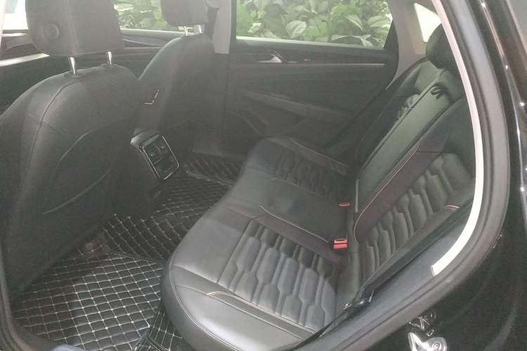 Used Volkswagen Passat 2019 330TSI Elite Edition China VI Left Rear Seat