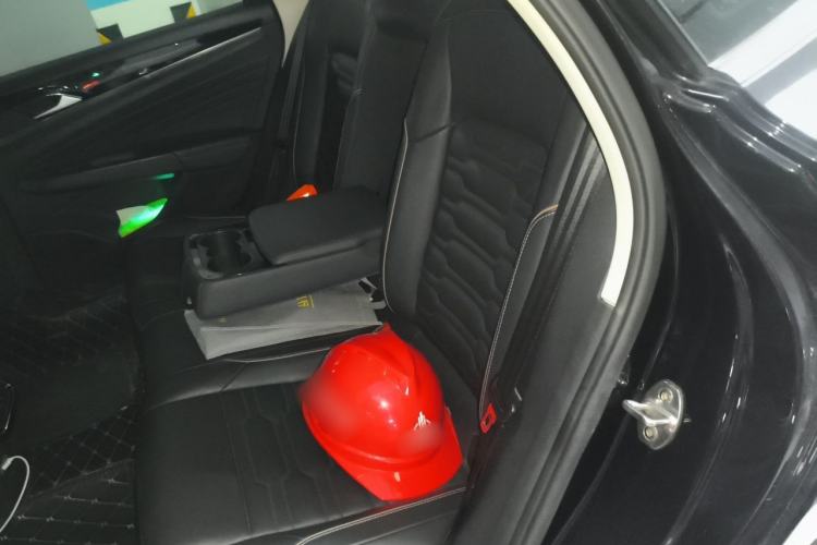 Used Volkswagen Passat 2019 330TSI Elite Edition China VI Left Rear Seat