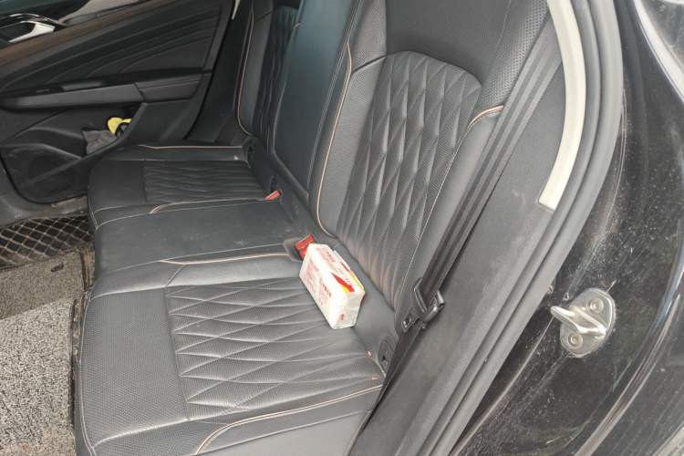 Used Volkswagen Passat 2019 330TSI Luxury Edition China VI Standard Left Rear Seat