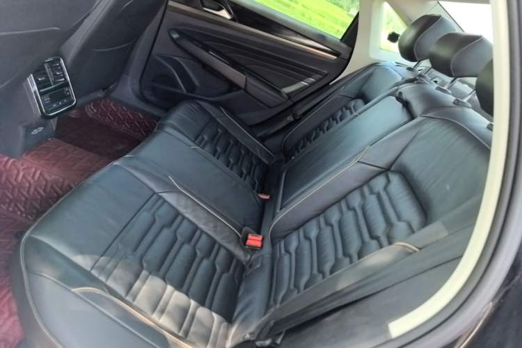 Used Volkswagen Passat 2019 330TSI Elite Edition China VI Left Rear Seat