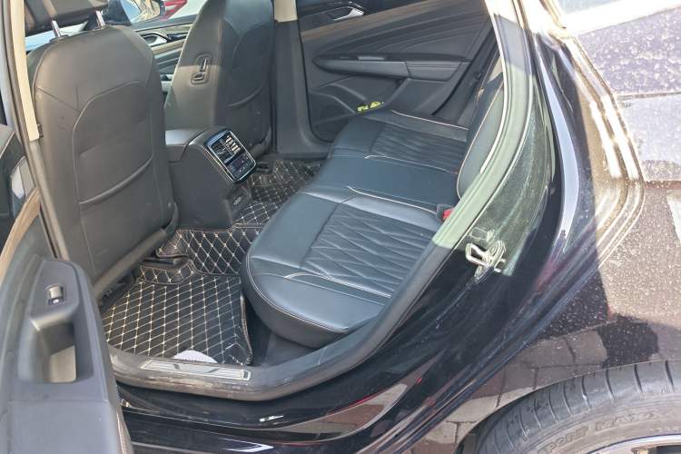 Used Volkswagen Passat 2019 330TSI Luxury Edition China VI Standard Left Rear Seat