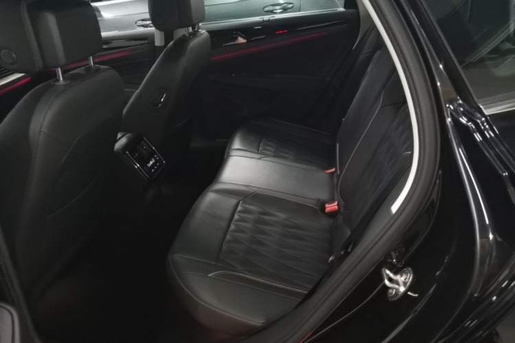 Used Volkswagen Passat 2019 380TSI Luxury Edition China VI Standard Left Rear Seat