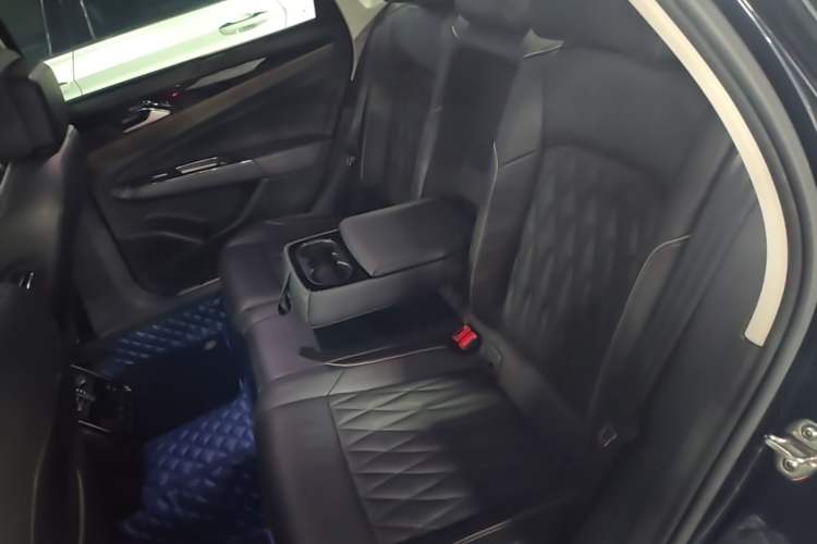 Used Volkswagen Passat 2019 330TSI Luxury Edition China VI Standard Left Rear Seat