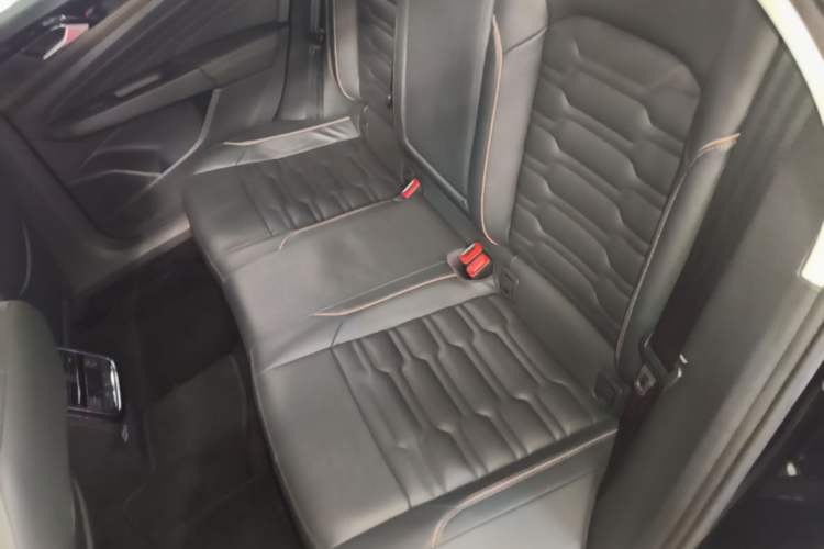 Used Volkswagen Passat 2019 330TSI Elite Edition China VI Left Rear Seat