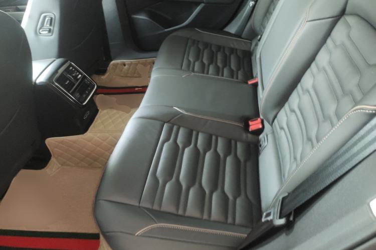 Used Volkswagen Passat 2019 330TSI Elite Edition China VI Left Rear Seat
