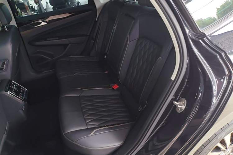 Used Volkswagen Passat 2019 330TSI Prestige Edition China V Standard Left Rear Seat