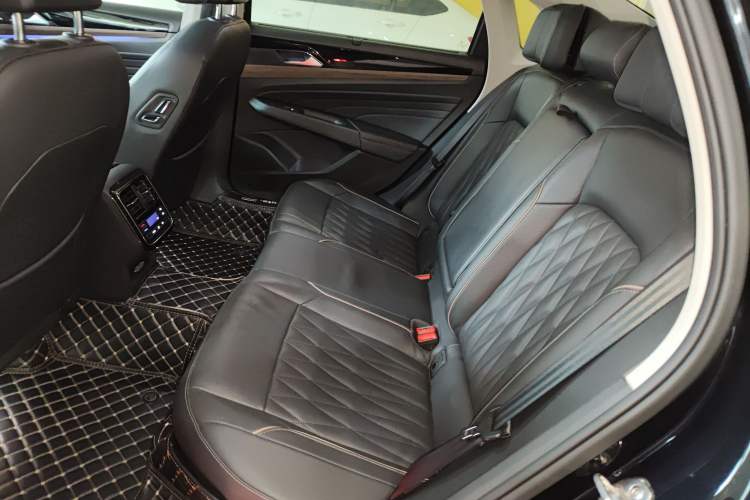 Used Volkswagen Passat 2019 330TSI Luxury Edition China VI Standard Left Rear Seat