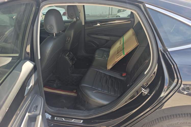 Used Volkswagen Passat 2019 280TSI Elite Edition China VI Standard Left Rear Seat
