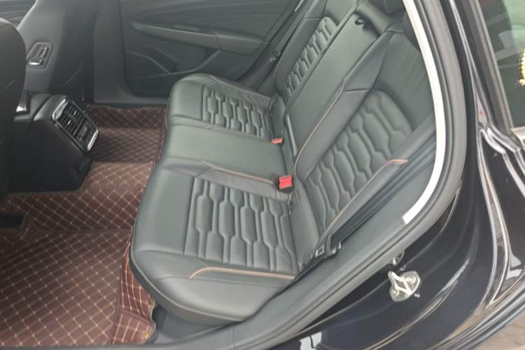 Used Volkswagen Passat 2019 330TSI Elite Edition China VI Left Rear Seat