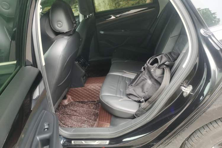 Used Volkswagen Passat 2019 330TSI Elite Edition China VI Left Rear Seat
