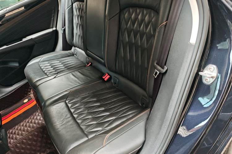 Used Volkswagen Passat 2019 330TSI Luxury Edition China VI Standard Left Rear Seat