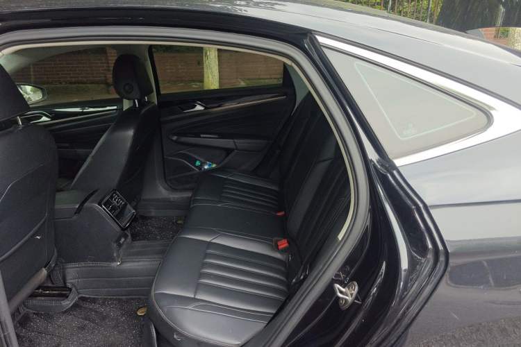 Used Volkswagen Passat 2019 280TSI Business Edition China VI Left Rear Seat