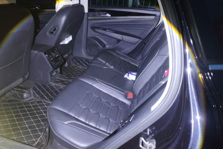 Used Volkswagen Passat 2019 330TSI Elite Edition China VI Left Rear Seat
