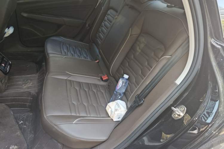 Used Volkswagen Passat 2019 330TSI Elite Edition China VI Left Rear Seat