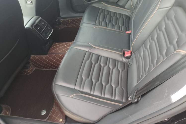 Used Volkswagen Passat 2019 330TSI Elite Edition China VI Left Rear Seat