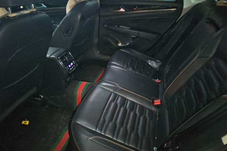 Used Volkswagen Passat 2019 330TSI Elite Edition China VI Left Rear Seat