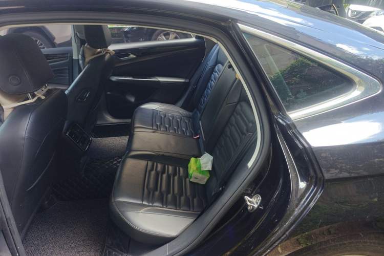 Used Volkswagen Passat 2019 330TSI Elite Edition China VI Left Rear Seat