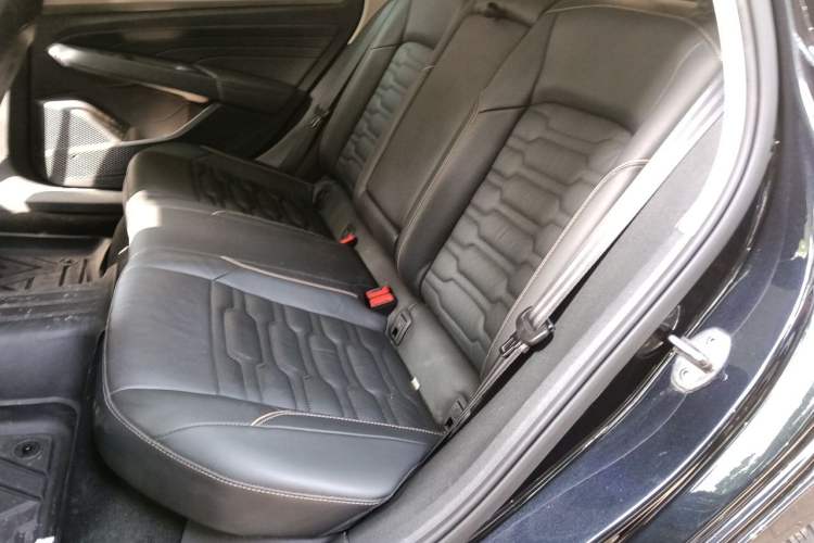 Used Volkswagen Passat 2019 330TSI Elite Edition China VI Left Rear Seat