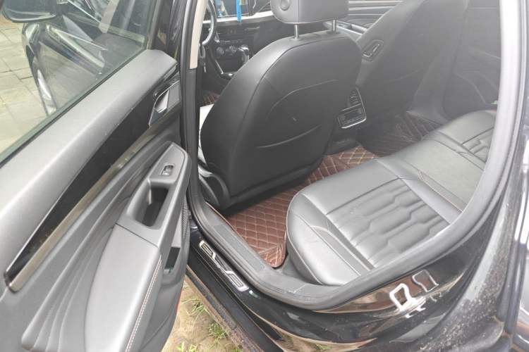 Used Volkswagen Passat 2019 330TSI Elite Edition China VI Left Rear Seat