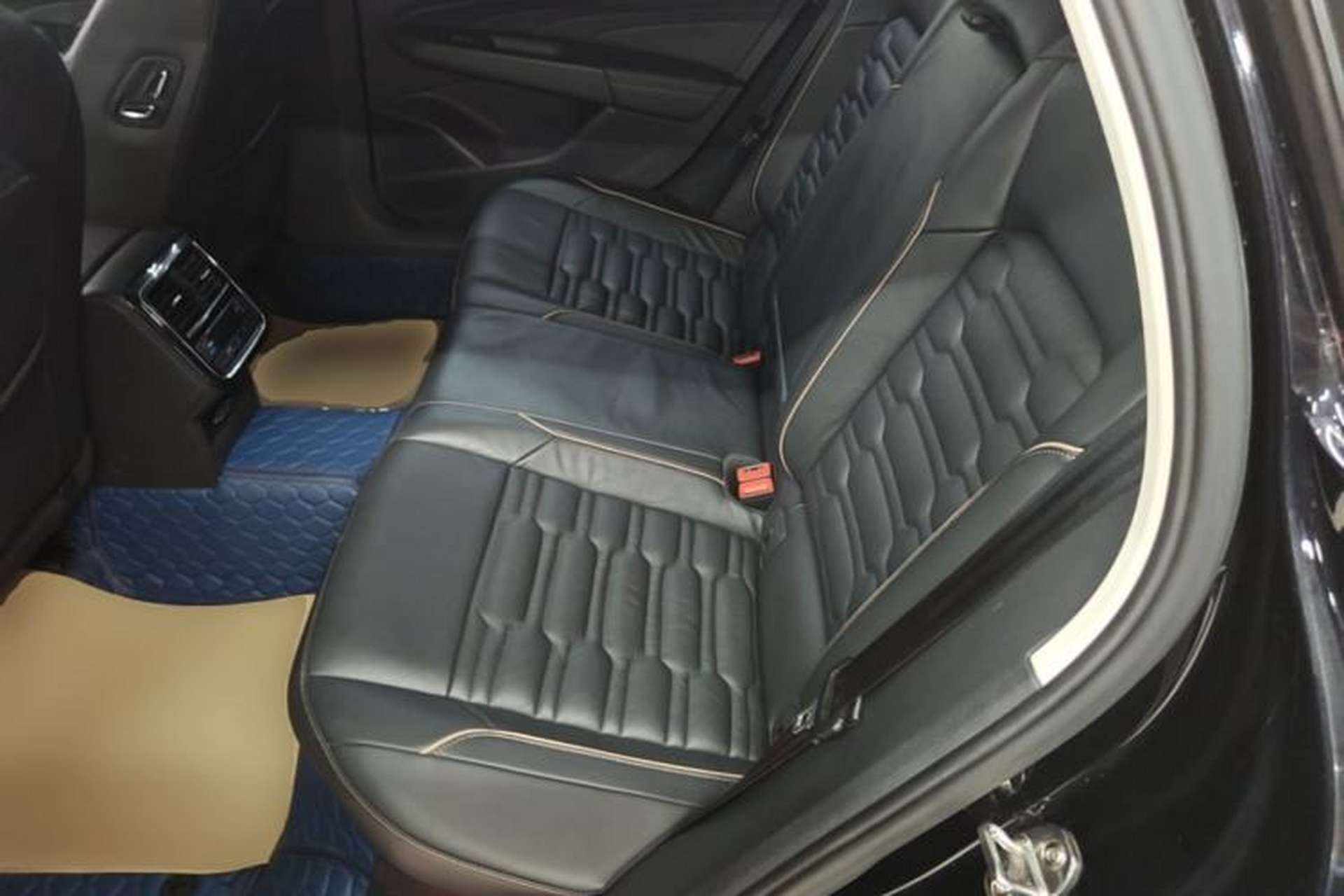 Used Volkswagen Passat 2019 330TSI Elite Edition China V Standard Left Rear Seat