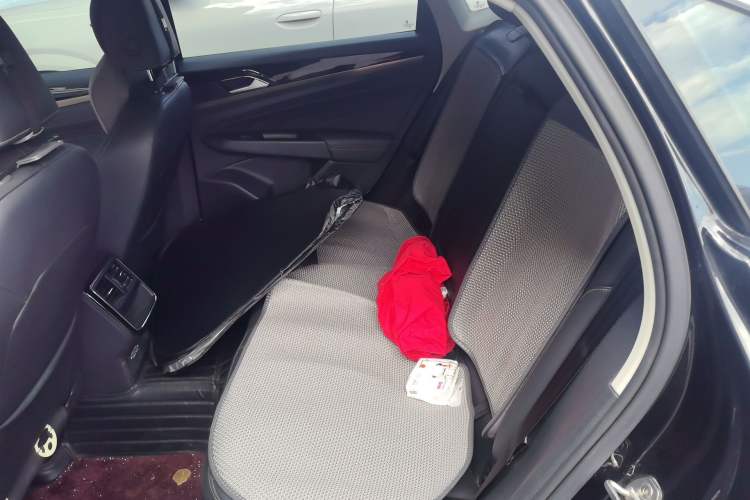 Used Volkswagen Passat 2019 280TSI Business Edition China VI Left Rear Seat