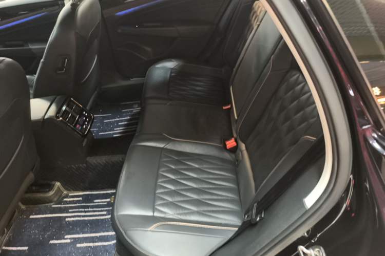 Used Volkswagen Passat 2019 330TSI Luxury Edition China VI Standard Left Rear Seat