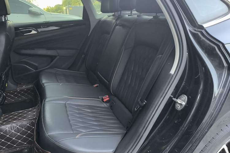 Used Volkswagen Passat 2019 330TSI Luxury Edition China VI Standard Left Rear Seat