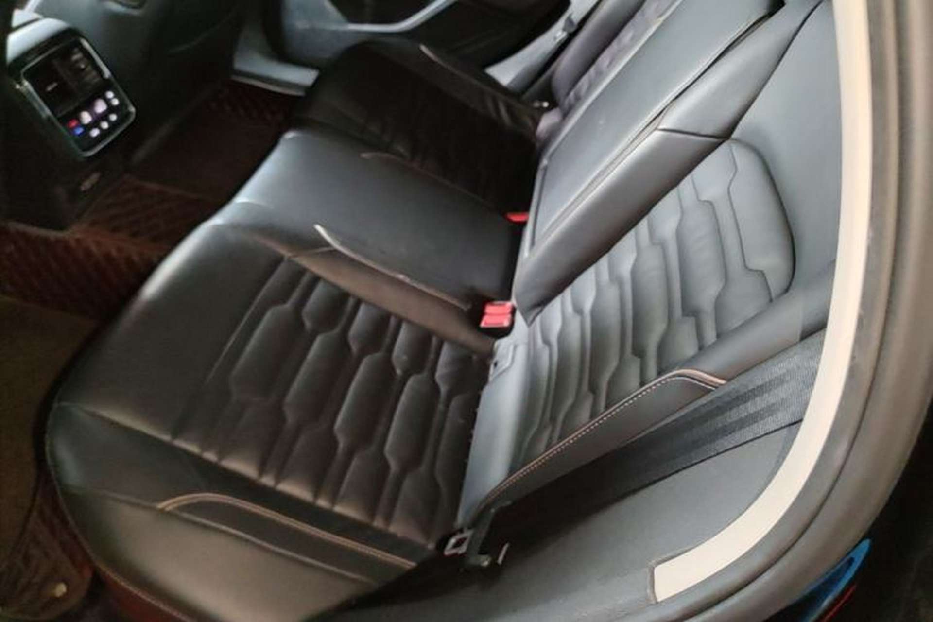 Used Volkswagen Passat 2019 330TSI Elite Edition China VI Left Rear Seat