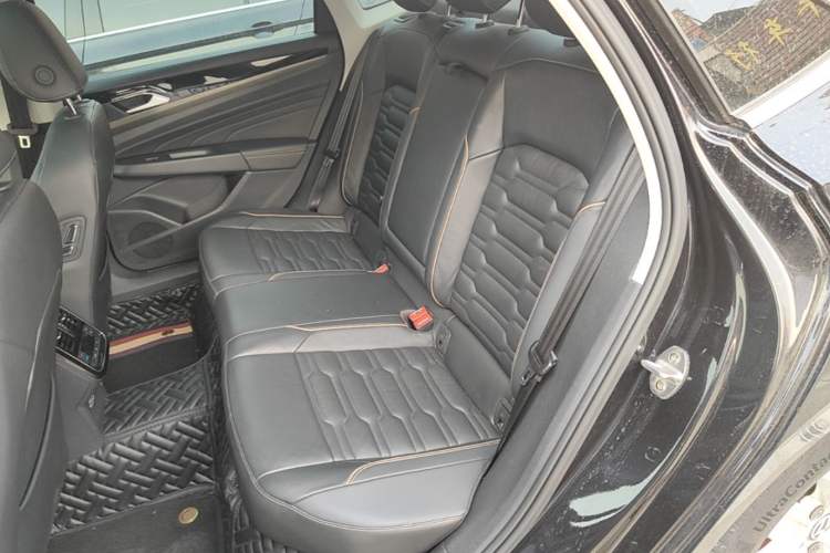 Used Volkswagen Passat 2019 330TSI Elite Edition China VI Left Rear Seat